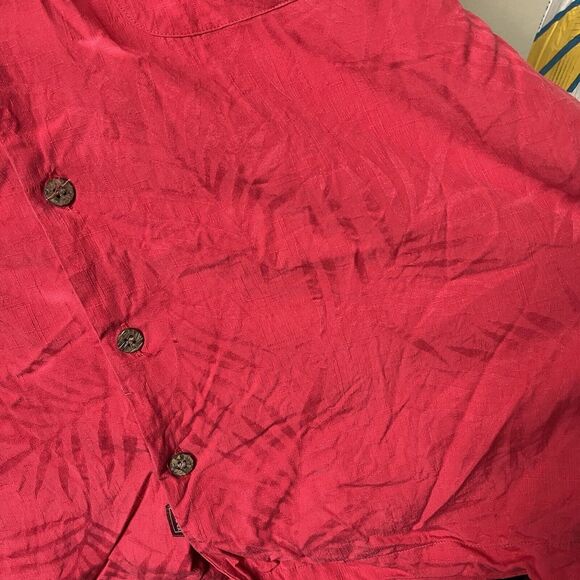 Tommy Bahama Mens Large 100% Silk Hawaiian Camp Shirt Red Floral - Picture 6 of 10